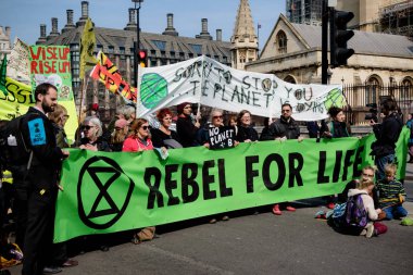 Londra'nın merkezinde exctintion İsyanı Protesto
