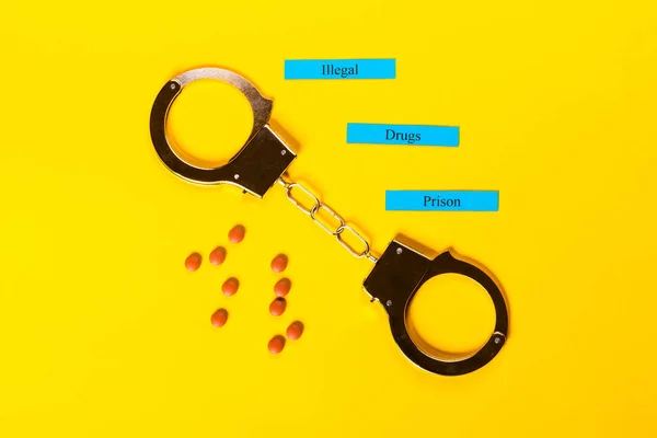 手錠を掛けた犯罪概念 — ストック写真