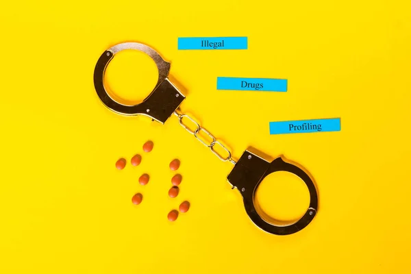 手錠を掛けた犯罪概念 — ストック写真