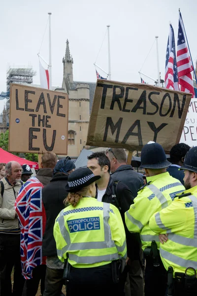 Anti Donald Trump demonstranterna i centrala London — Stockfoto