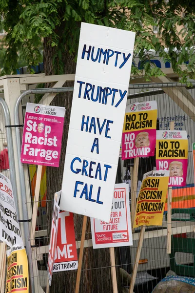 Anti-Donald-Demonstranten im Zentrum Londons — Stockfoto