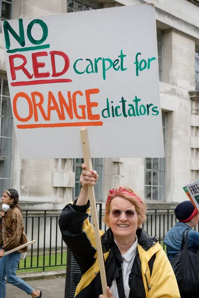 Anty Donald Trump protestujących w centrum Londynu — Zdjęcie stockowe