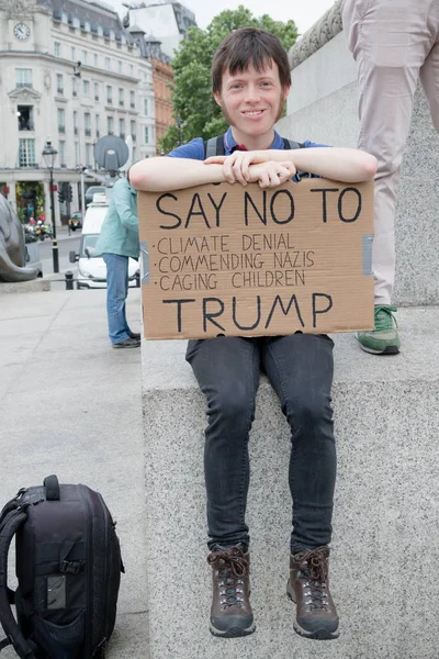 Anti Donald Trump Protesters in Central London — Stock Photo, Image