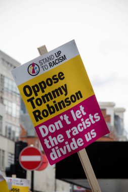 Londra'da anti faşist protestolar