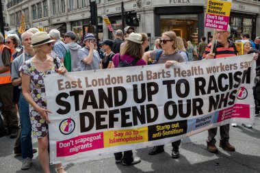 Londra'da anti faşist protestolar