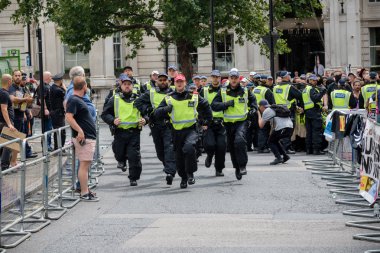 Londra'da anti faşist protestolar