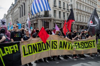 Londra'da anti faşist protestolar