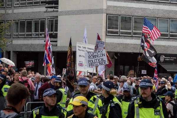 Anti fascist protests in London — Stock Photo, Image