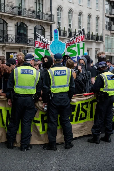 Anti fascist protests in London — Stock Photo, Image