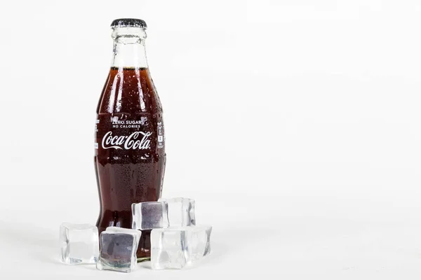 Стакан кока-колы — стоковое фото