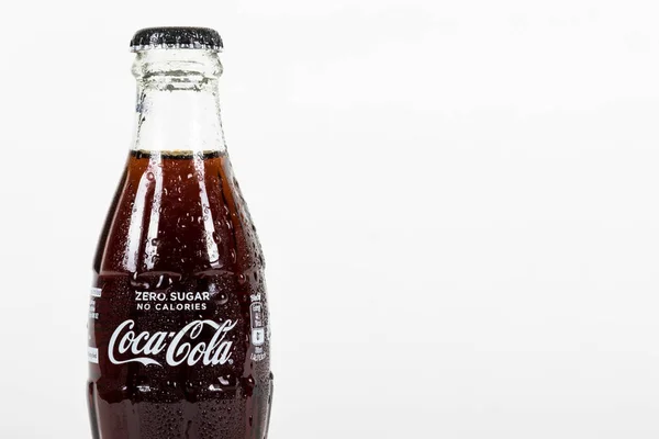 Garrafa de vidro Coca-Cola — Fotografia de Stock