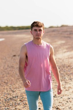 Altın saat plaj yürüyüş