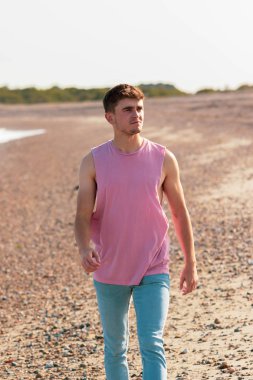 Altın saat plaj yürüyüş