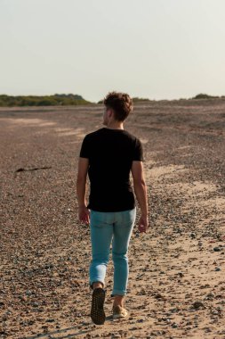 Altın saat plaj yürüyüş