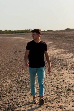 Altın saat plaj yürüyüş