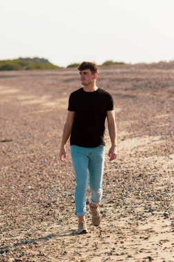 Altın saat plaj yürüyüş