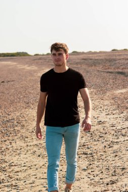 Altın saat plaj yürüyüş