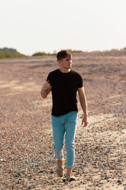 Altın saat plaj yürüyüş