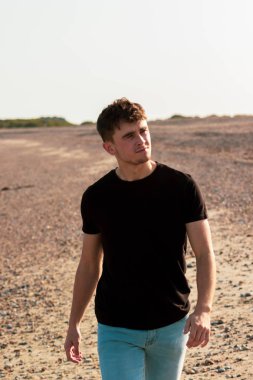 Altın saat plaj yürüyüş