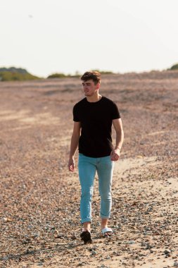 Altın saat plaj yürüyüş