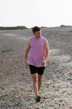 Altın saat plaj yürüyüş