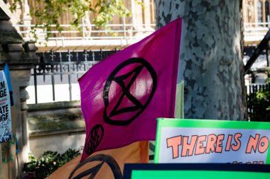 Londra'da iklim değişikliği protestocular