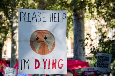 Londra'da iklim değişikliği protestocular