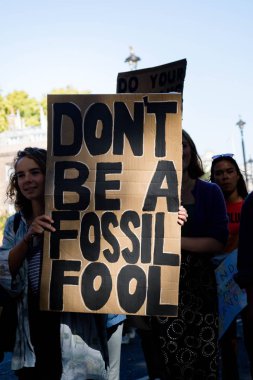 Londra'da iklim değişikliği protestocular