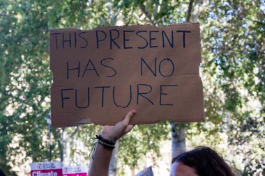 Londra'da iklim değişikliği protestocular