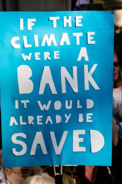 Londra'da iklim değişikliği protestocular