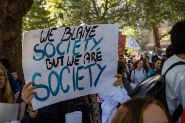 Londra'da iklim değişikliği protestocular