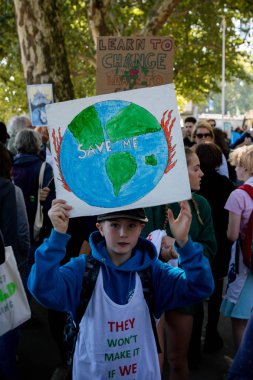 Londra'da iklim değişikliği protestocular