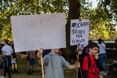 Londra'da iklim değişikliği protestocular