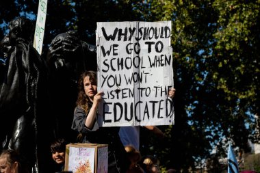 Londra'da iklim değişikliği protestocular