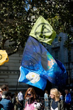 Londra'da iklim değişikliği protestocular