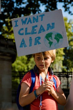 Londra'da iklim değişikliği protestocular