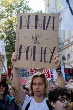 Londra'da iklim değişikliği protestocular