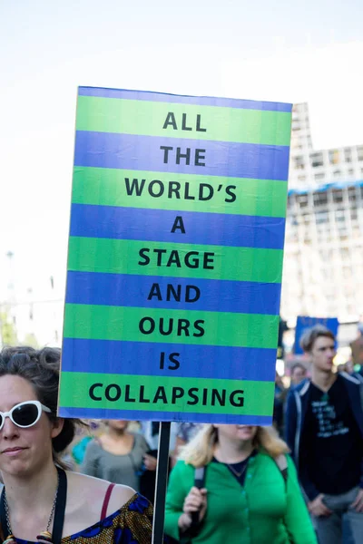Climate change protesters in London — Stock Photo, Image