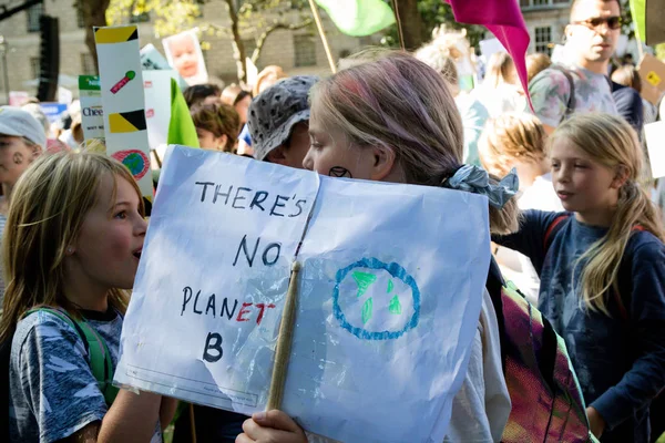 Manifestantes del cambio climático en Londres —  Fotos de Stock