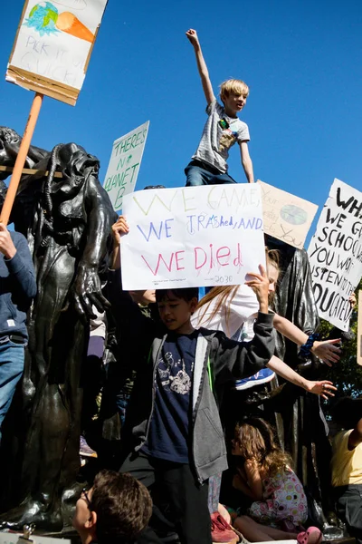 Manifestantes del cambio climático en Londres —  Fotos de Stock