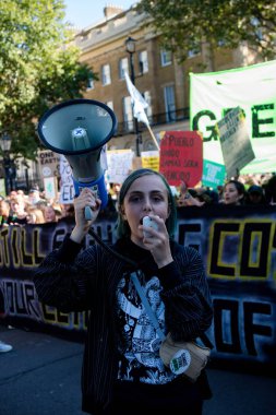 Londra'da iklim değişikliği protestocular