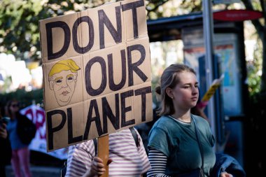 Londra'da iklim değişikliği protestocular