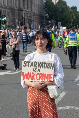 Londra, Birleşik Krallık, 6 Eylül 2025 - Parilament Meydanı 'nda Pro Filistin Protestocuları, 