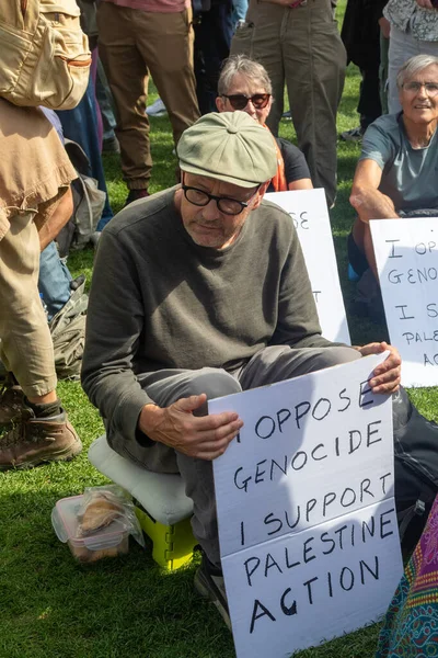 Londra, Birleşik Krallık, 6 Eylül 2025 - Parilament Meydanı 'ndaki Pro Filistin Protestocuları 