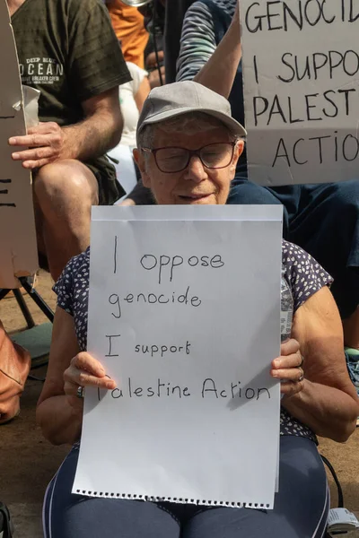 Londra, Birleşik Krallık, 6 Eylül 2025 - Parilament Meydanı 'ndaki Pro Filistin Protestocuları 