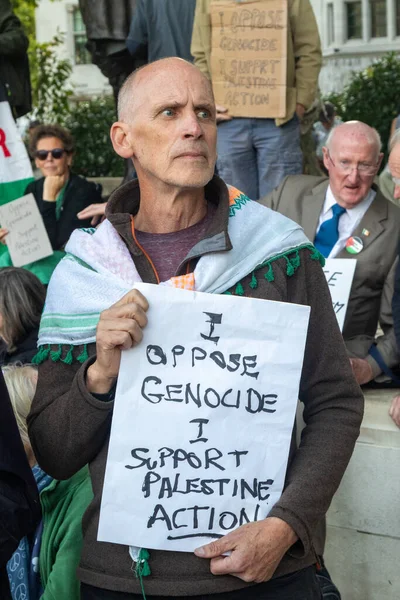 Londra, Birleşik Krallık, 6 Eylül 2025 - Parilament Meydanı 'ndaki Pro Filistin Protestocuları 