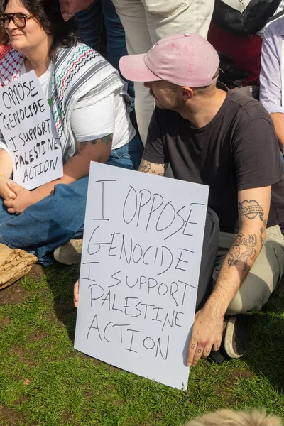 Londra, Birleşik Krallık, 6 Eylül 2025 - Parilament Meydanı 'ndaki Pro Filistin Protestocuları 