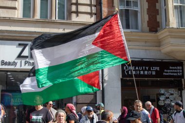 Londra, Birleşik Krallık, 6 Eylül 2025 - Filistin Ulusal Yürüyüşü, Filistin Devleti Bayrağı