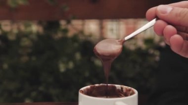 Sıcak çikolata heyecan verici video