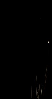 4K Sparks Siyah Arkaplan, Sparks Over Black (ULTRA HD, UHD, 4K). Silah tozu kıvılcımlarının düşmesiyle oluşan kıvılcım duvarı. (ADD Kipi)